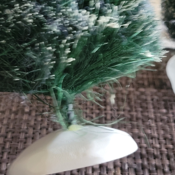 Department 56 Christmas Tree Set - Picture 11 of 11